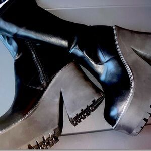 black platform boots !